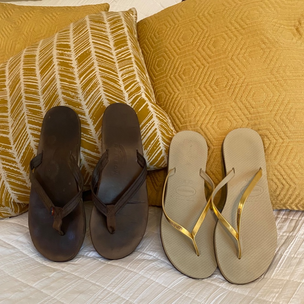 Rainbow Brown Leather/ Havaianas Gold Flip Flops size 7 ( 2 for $20)